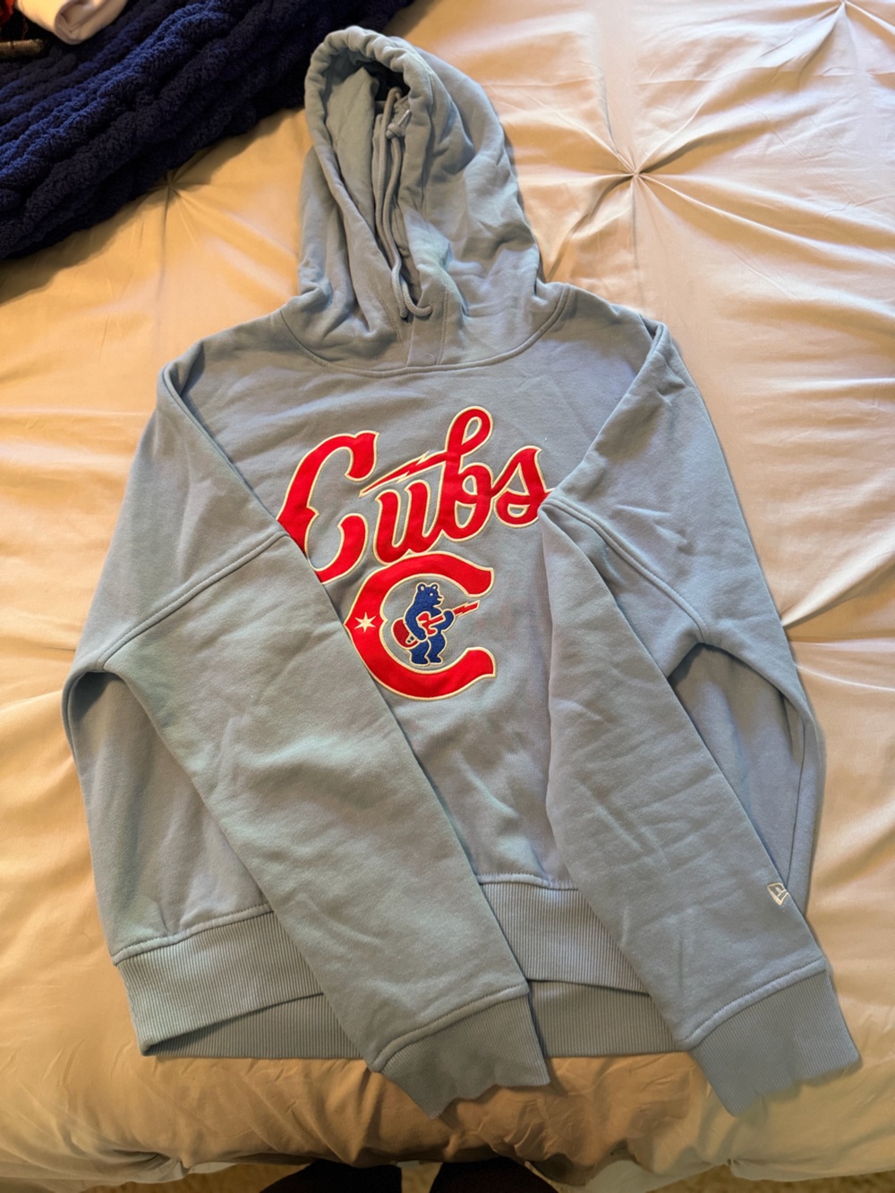 New Era Light Blue Women’s Cubs Sweatshirt